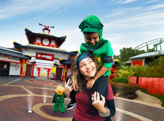 LEGOLANDFLORIDA_NINJAGO_SHOULDERS_Close_R1-min