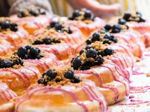 Moonbridge_Websize_Doughnut2-min